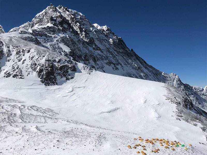 Death toll reaches 16 as Austrian, Indian climbers die on Mt Everest
