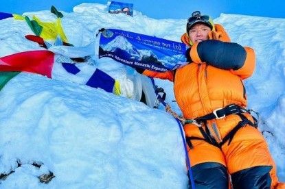 Akkei Rahaman from the UK has successfully summited Mount Manaslu