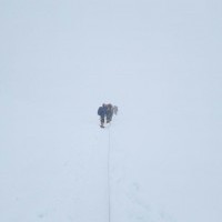 Climbing up to the summit o Mt. Manaslu